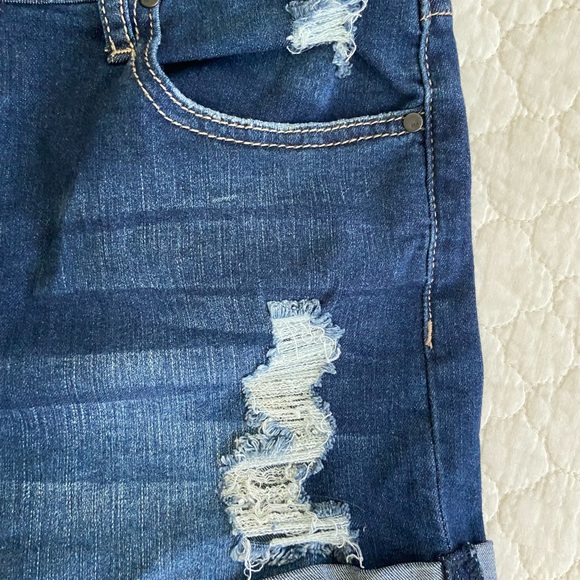 Tilly’s Dark Wash Denim Shorts - Picture 4 of 5